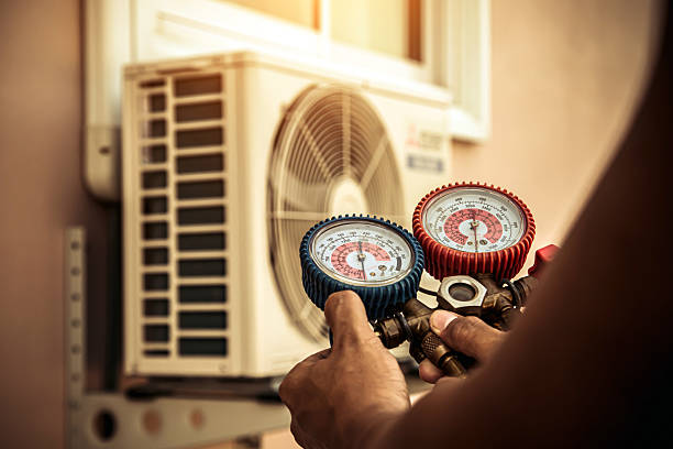 Professional Hvac technician working in Diana, TX